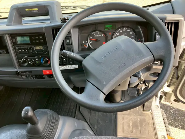 いすゞ エルフ 2RG-NLR88AN(2WD)の写真19
