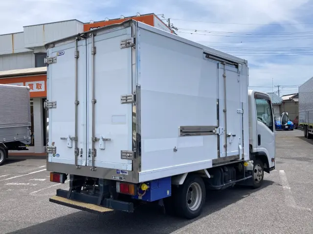 いすゞ エルフ TPG-NLR85AN(2WD)の写真3