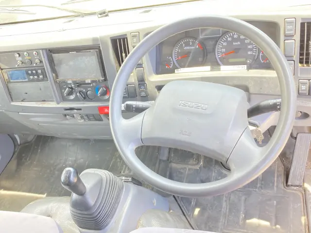 いすゞ エルフ TPG-NLR85AN(2WD)の写真18