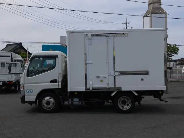 三菱 キャンター 2PG-FEAV0(2WD)の写真5