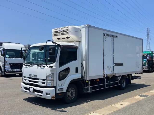 いすゞ フォワード 2PG-FRR90S2(2WD)の写真1