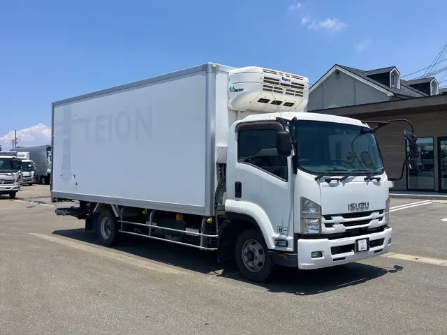 いすゞ フォワード 2PG-FRR90S2(2WD)の写真2