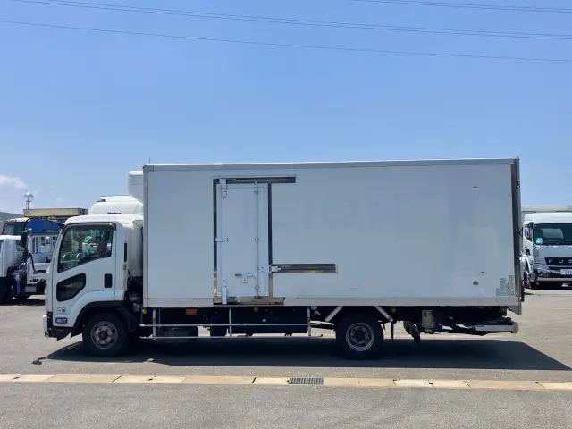 いすゞ フォワード 2PG-FRR90S2(2WD)の写真5