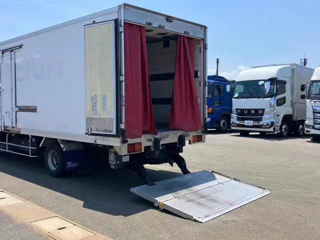 いすゞ フォワード 2PG-FRR90S2(2WD)の写真13