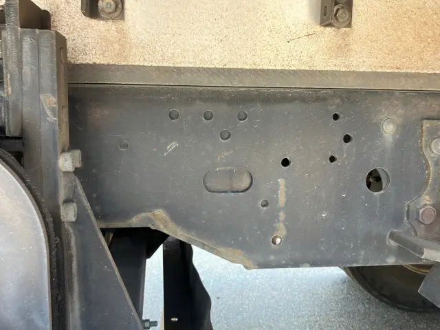いすゞ フォワード 2PG-FRR90S2(2WD)の写真15