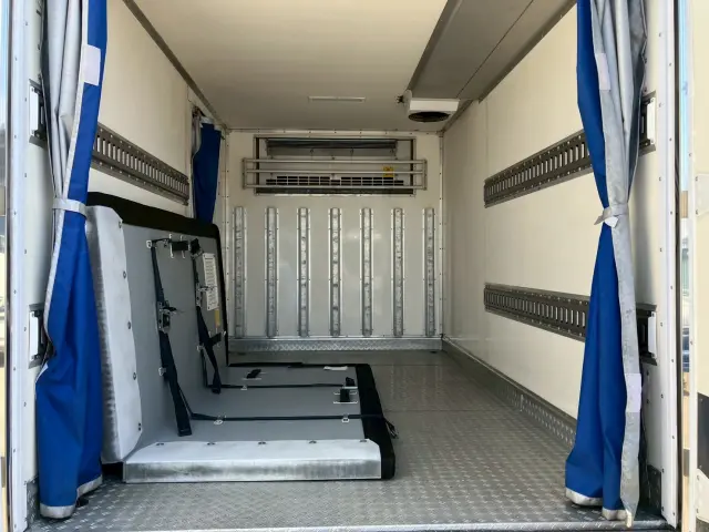 トヨタ ダイナ 2RG-XZC605(2WD)の写真8