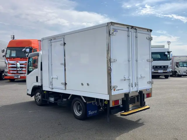 いすゞ エルフ 2RG-NLR88AM(2WD)の写真4