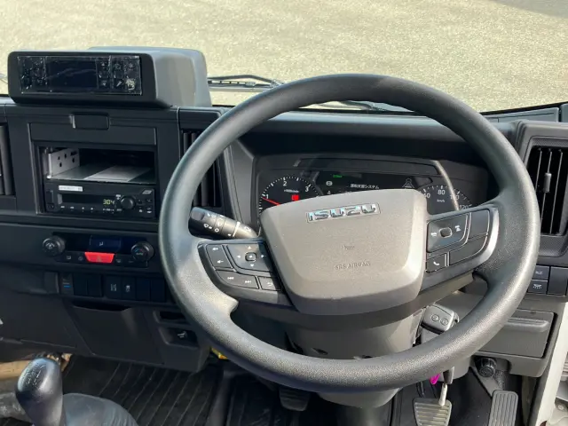 いすゞ エルフ 2RG-NLR88AM(2WD)の写真18