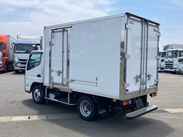 三菱 キャンター 2RG-FBAV0(2WD)の写真4