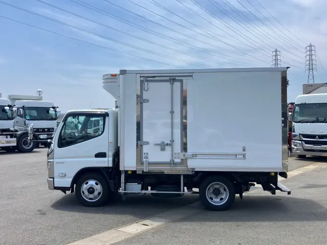 三菱 キャンター 2RG-FBAV0(2WD)の写真5