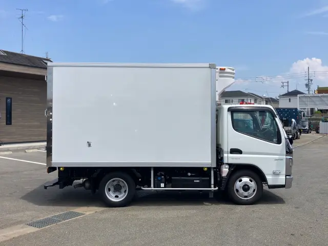 三菱 キャンター 2RG-FBAV0(2WD)の写真6