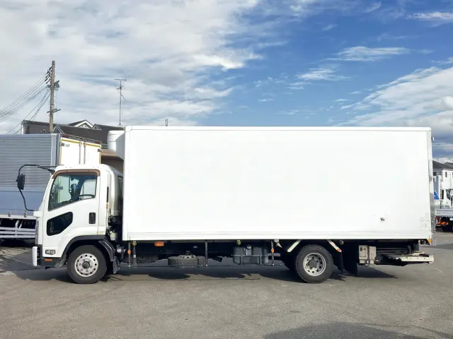 いすゞ フォワード TKG-FRR90S2(2WD)の写真5