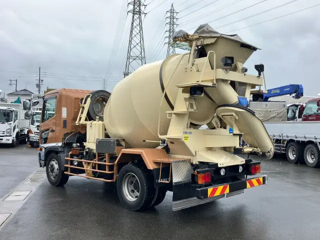 日野 レンジャー LKG-FJ7JDAA(2WD)の写真4