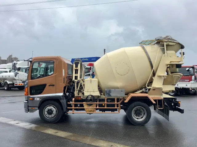 日野 レンジャー LKG-FJ7JDAA(2WD)の写真5