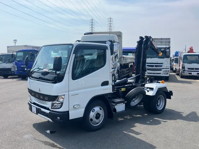 三菱 キャンター 2RG-FBAV0(2WD)の写真1