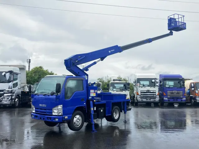 いすゞ エルフ TKG-NKR85AN(2WD)の写真1
