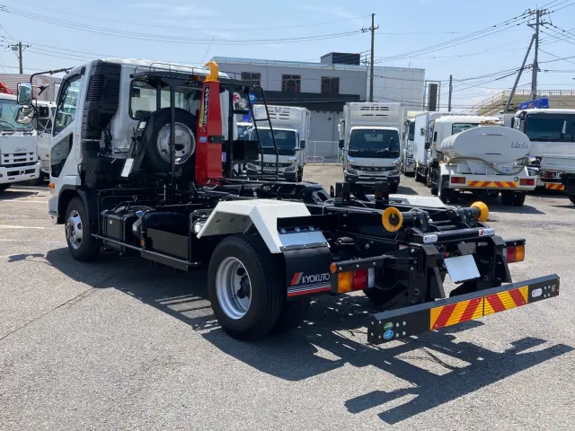 三菱 ファイター 2KG-FK72F(2WD)の写真4