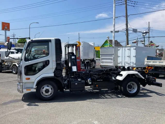 三菱 ファイター 2KG-FK72F(2WD)の写真5