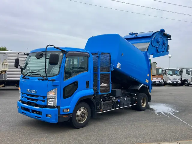 いすゞ フォワード 2PG-FRR90S2(2WD)の写真1