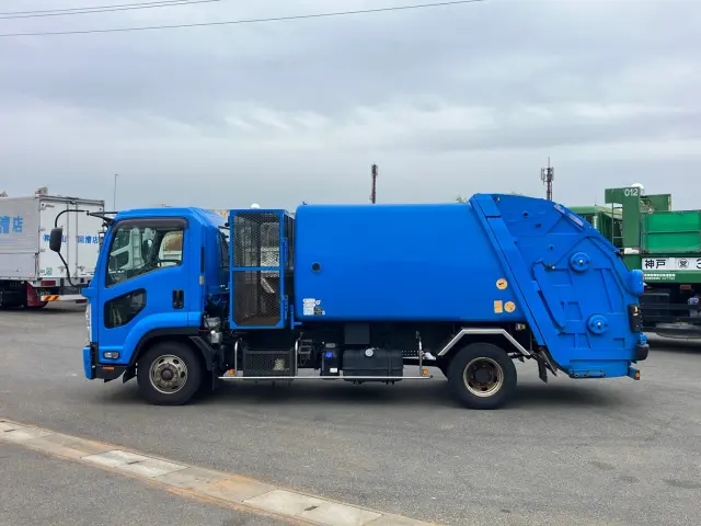 いすゞ フォワード 2PG-FRR90S2(2WD)の写真7