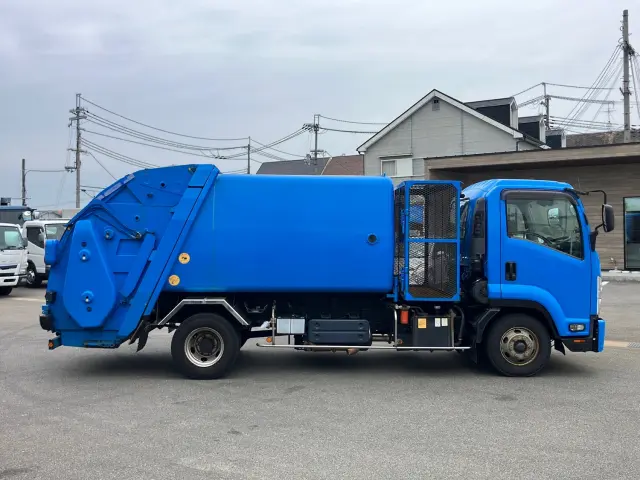 いすゞ フォワード 2PG-FRR90S2(2WD)の写真8