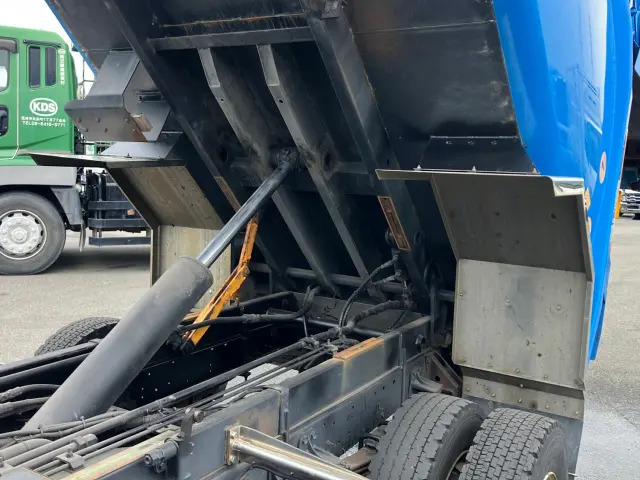 いすゞ フォワード 2PG-FRR90S2(2WD)の写真13