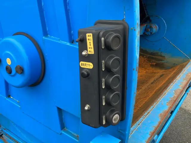 いすゞ フォワード 2PG-FRR90S2(2WD)の写真24