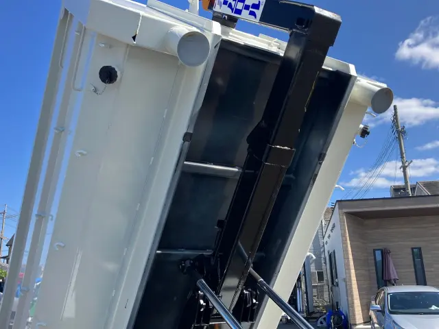 三菱 キャンター 2RG-FBAV0(2WD)の写真11