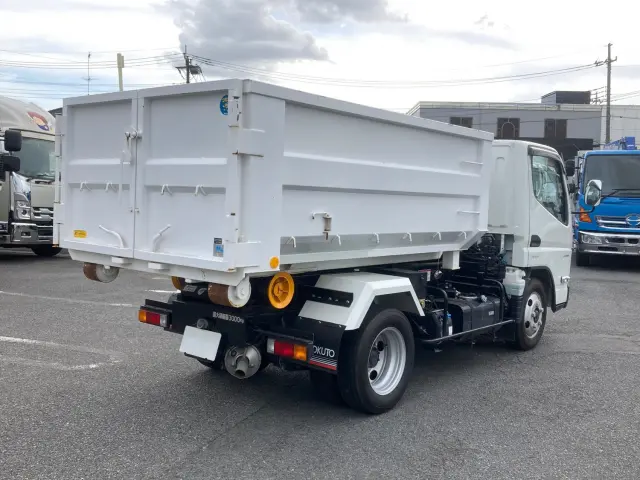 三菱 キャンター 2RG-FBAV0(2WD)の写真3