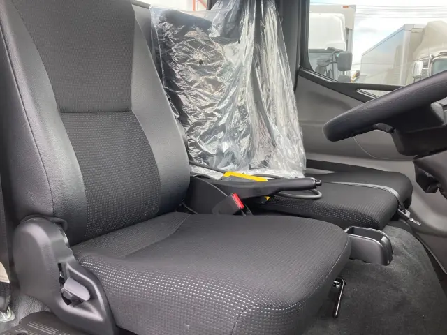 三菱 キャンター 2RG-FBAV0(2WD)の写真18