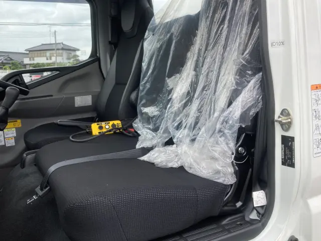 三菱 キャンター 2RG-FBAV0(2WD)の写真19