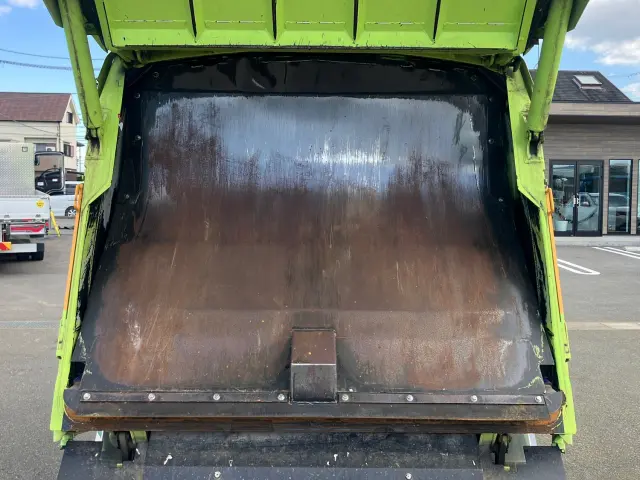 三菱 キャンター 2PG-FEAV0(2WD)の写真9