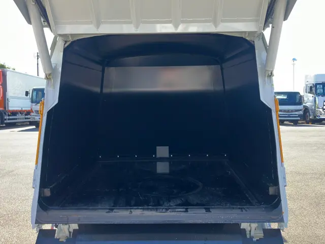 三菱 キャンター 2RG-FEAV0(2WD)の写真8
