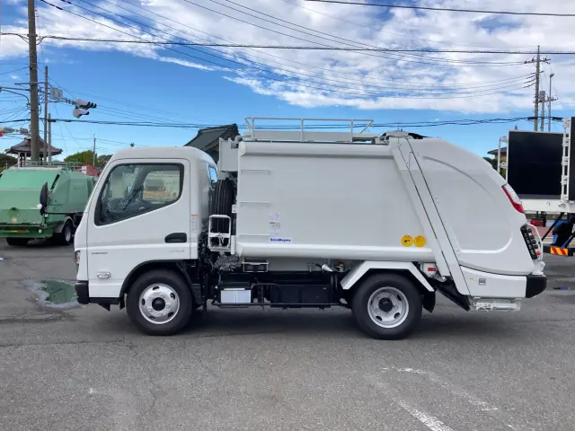 三菱 キャンター 2RG-FEAV0(2WD)の写真5