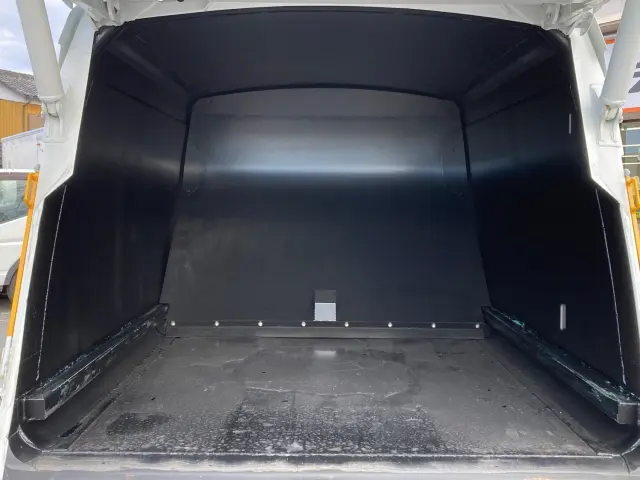 三菱 キャンター 2RG-FEAV0(2WD)の写真8