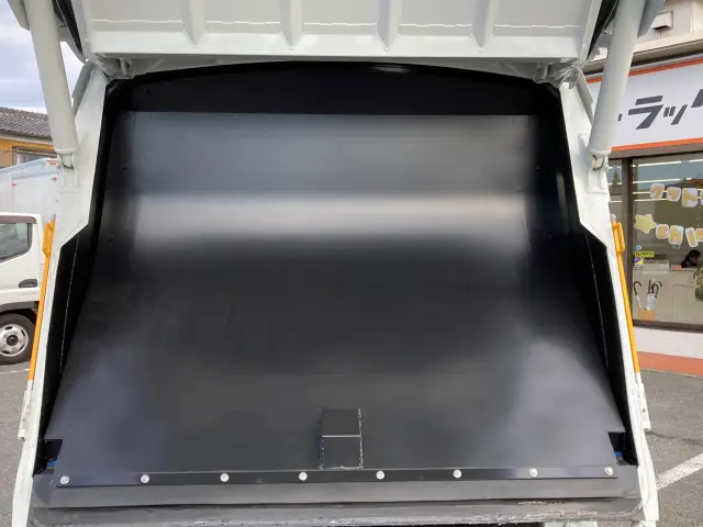 三菱 キャンター 2RG-FEAV0(2WD)の写真9