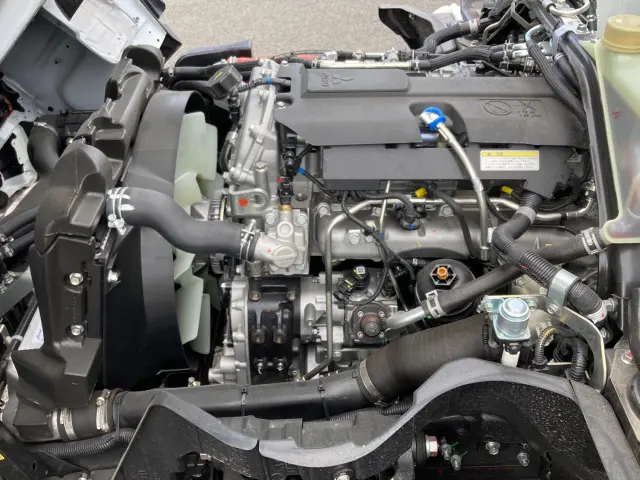 三菱 キャンター 2RG-FEAV0(2WD)の写真15