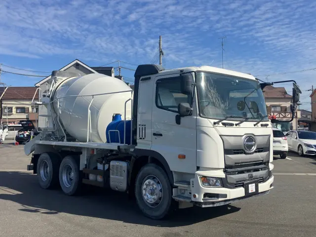 日野 プロフィア 2DG-FS1AGE(6x4)の写真2