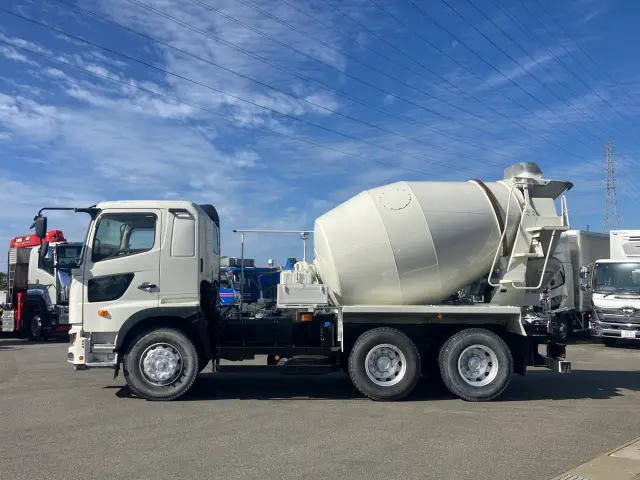 日野 プロフィア 2DG-FS1AGE(6x4)の写真5