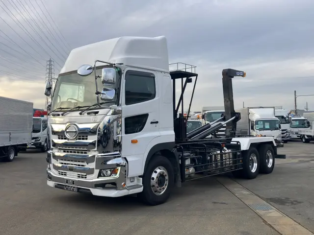 日野 プロフィア 2DG-FS1AJE(6x4)の写真1