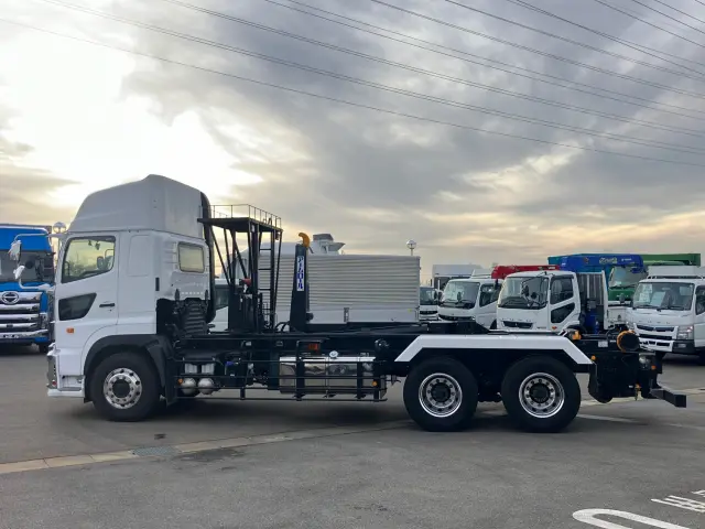 日野 プロフィア 2DG-FS1AJE(6x4)の写真5