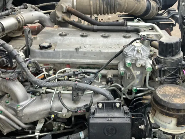 日野 プロフィア 2DG-FS1AJE(6x4)の写真13