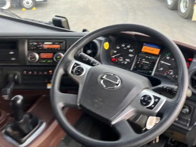 日野 プロフィア 2DG-FS1AJE(6x4)の写真17