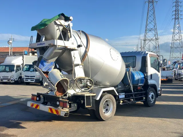 いすゞ フォワード LKG-FTR90S2(2WD)の写真3