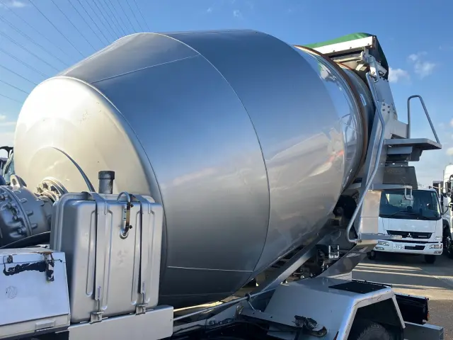 いすゞ フォワード LKG-FTR90S2(2WD)の写真9