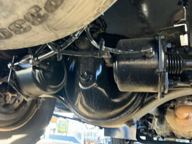 いすゞ フォワード LKG-FTR90S2(2WD)の写真16