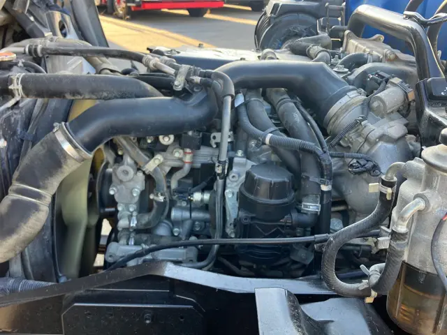 いすゞ フォワード LKG-FTR90S2(2WD)の写真17