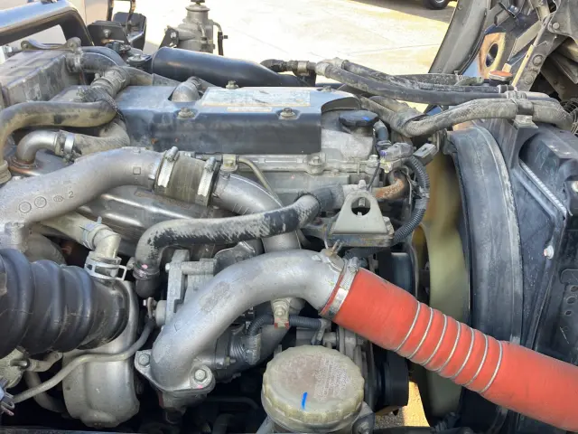 いすゞ フォワード LKG-FTR90S2(2WD)の写真18