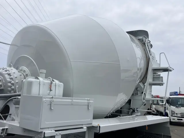 いすゞ ギガ 2KG-CXZ77CT(6x4)の写真9