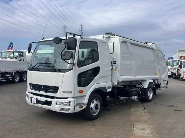 三菱 ファイター 2KG-FK62F(2WD)の写真1